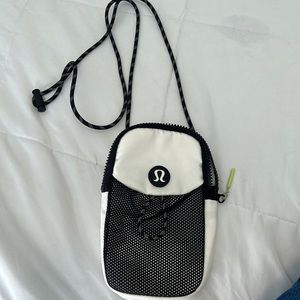 Lulu lemon purse